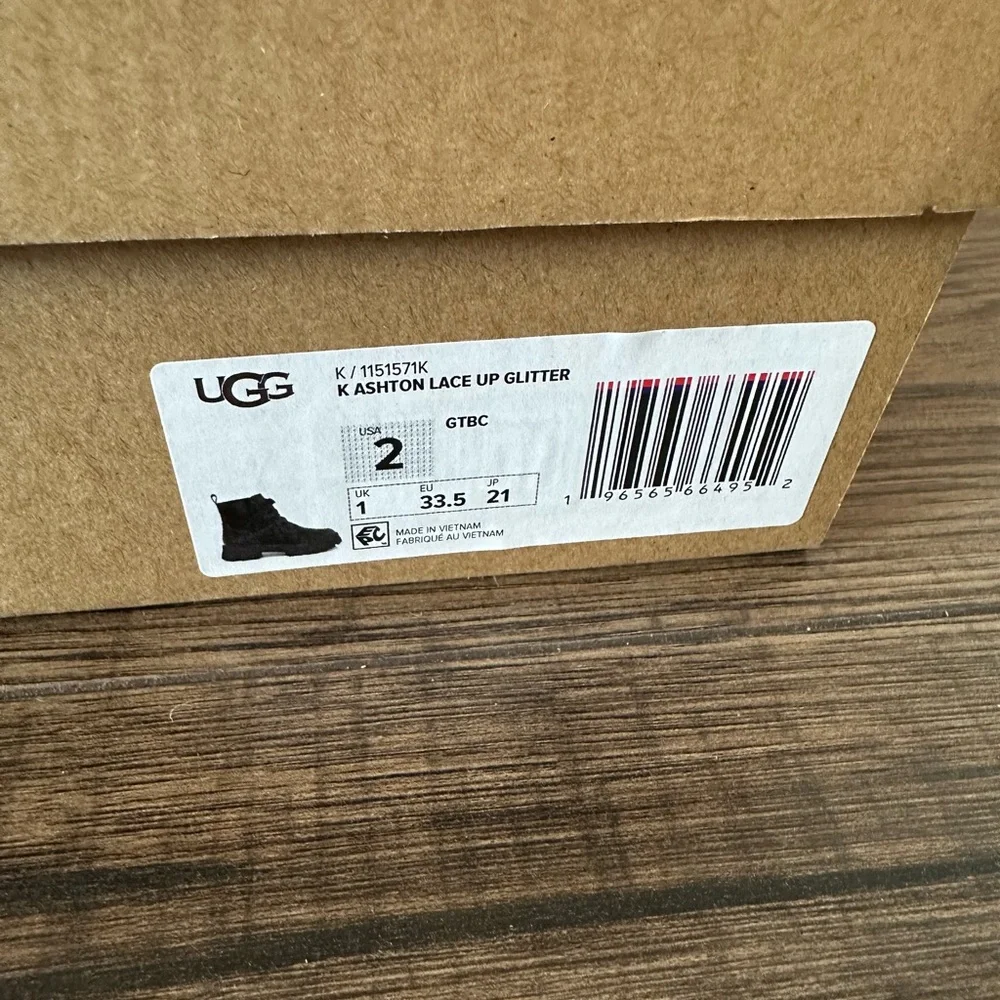 UGG Kids Ashton Lace-up Glitter Boot